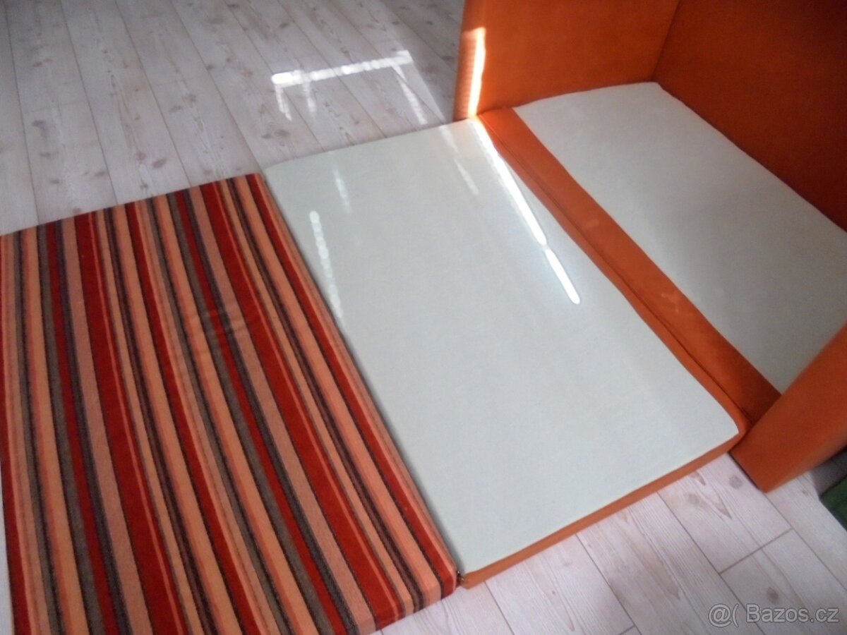 Křeslo rozkládací + polštáře - 2