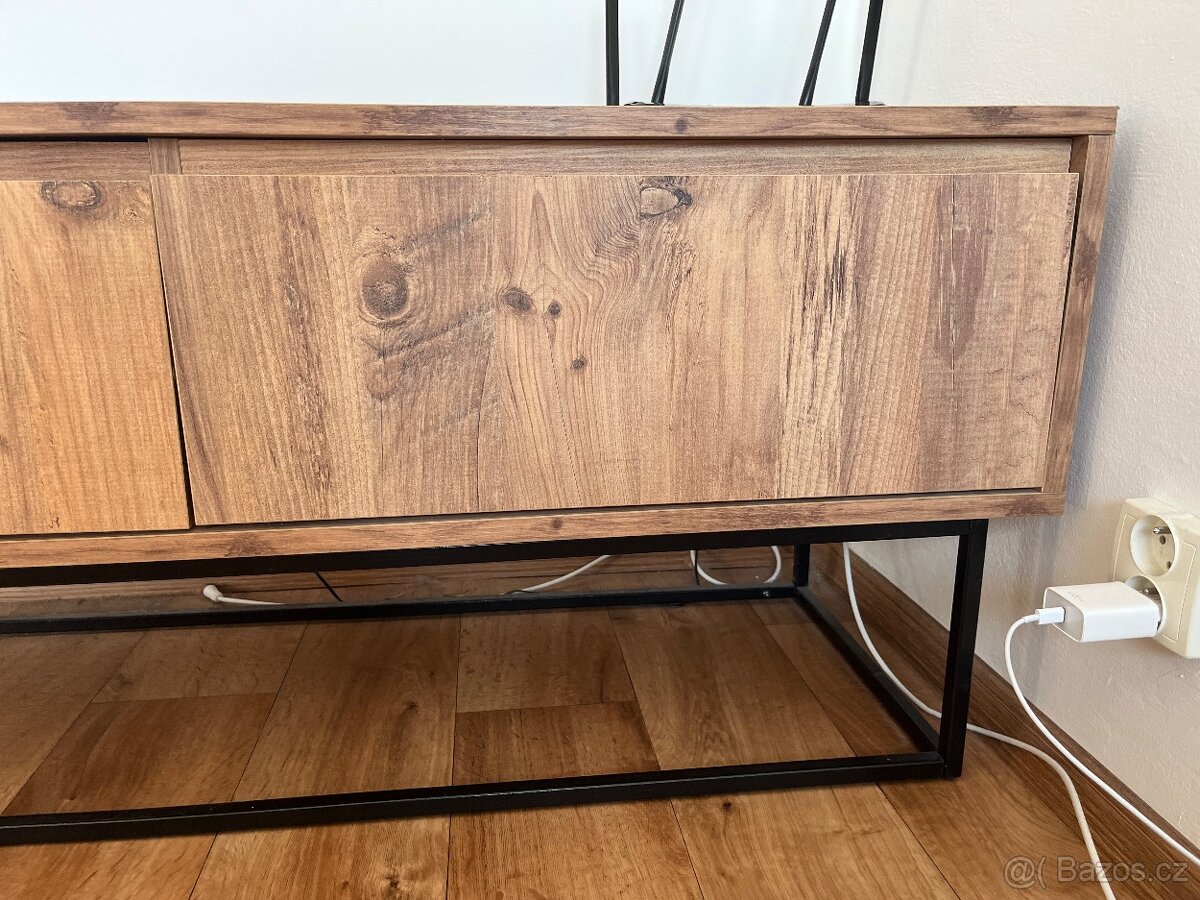 Stolek pod TV - 2