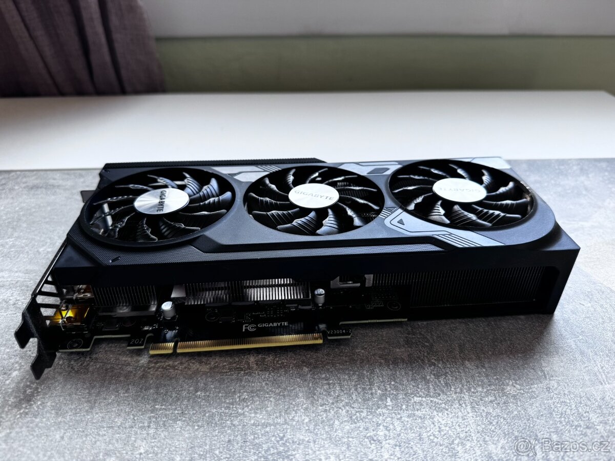 Grafická karta GIGABYTE GeForce RTX 4070 WINDFORCE OC 12G - 2