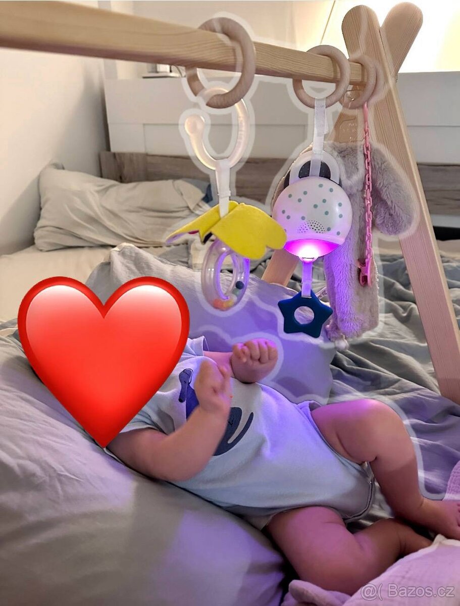 Dřevěný stojan na hračky - 2