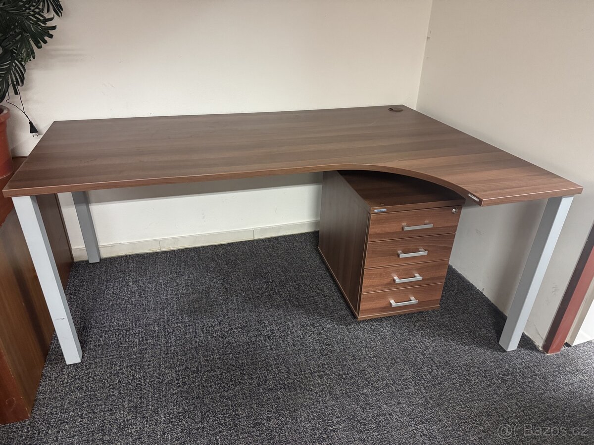 Jednací kancelářský stůl - 2