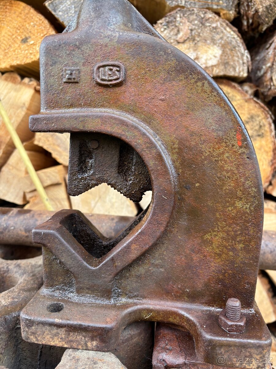 Kovářský trubkový svěrák - 2