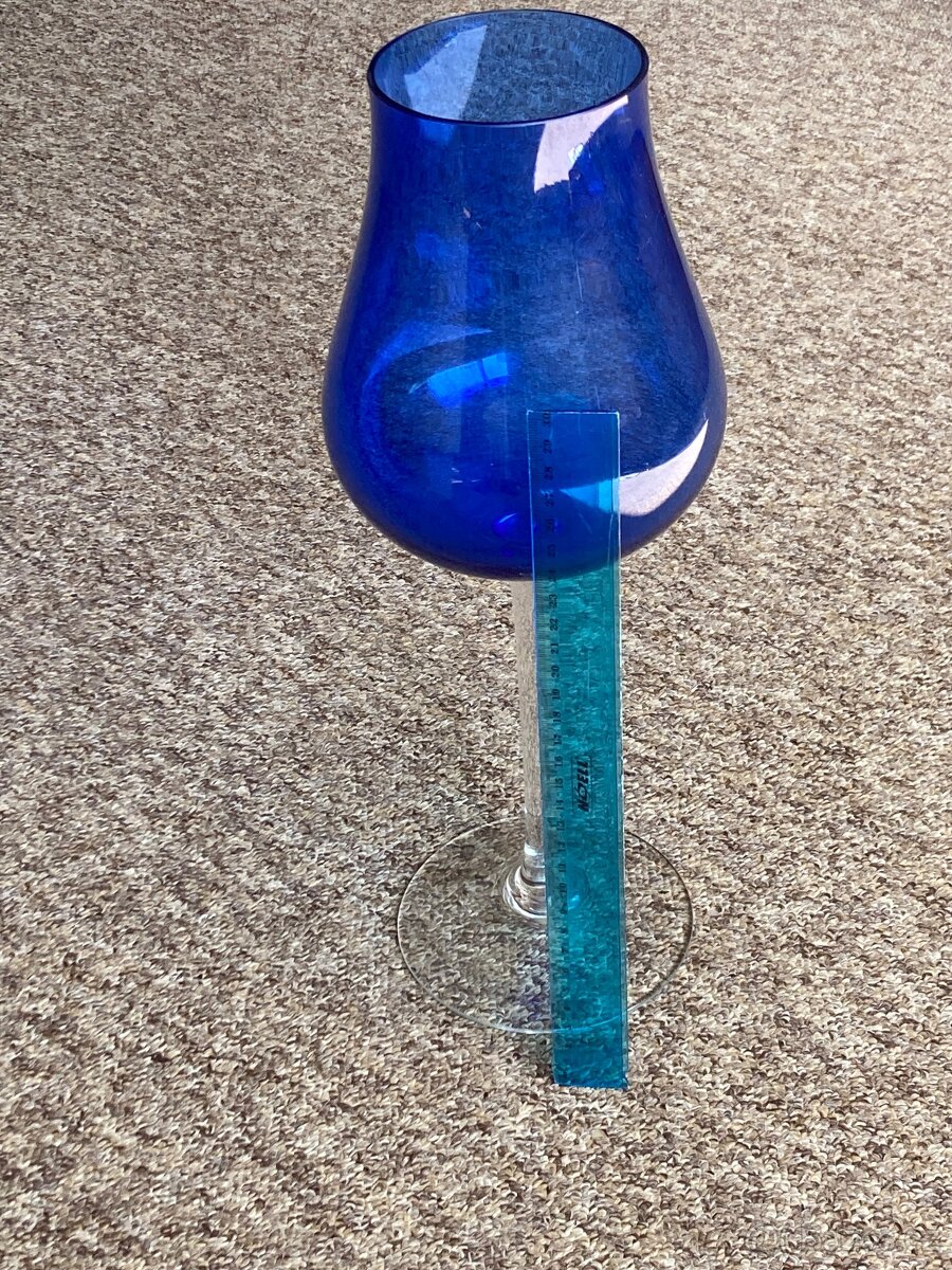 Číše Na vysoké stopce - 2