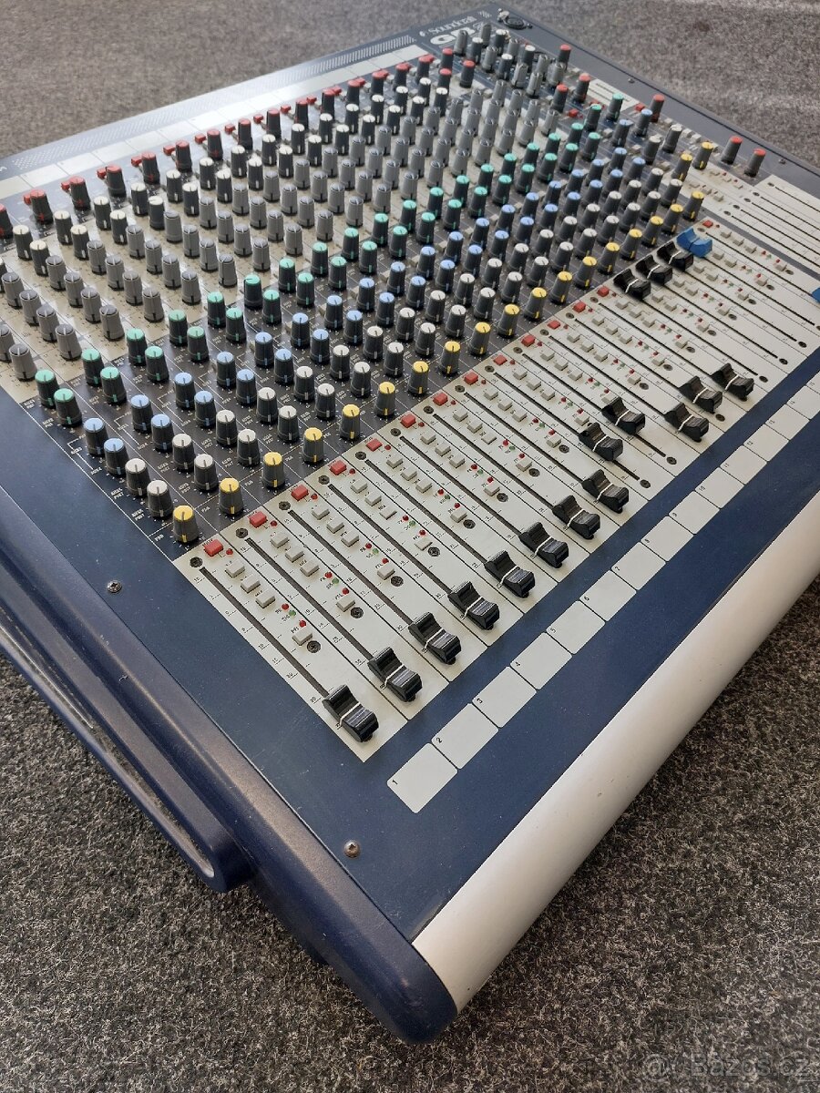 Mixážní pult Soundrcaft GB2 - 2