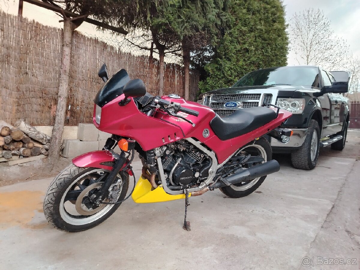 Honda VF 500 Interceptor - 2