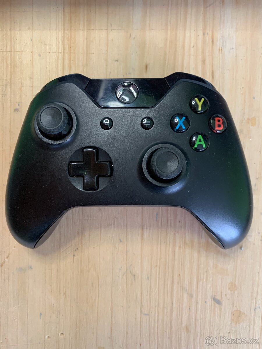 XBOX One S 500GB + Ovladač + Hra - 2