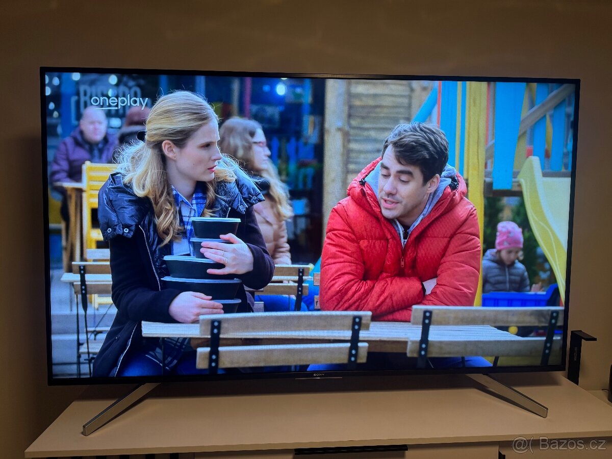 Smart TV Sony KD-70XF8305 - 2