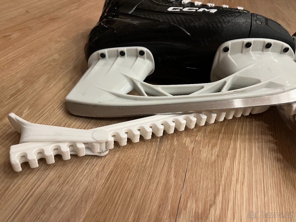 Hokejové brusle CCM, vel. 42 - 2