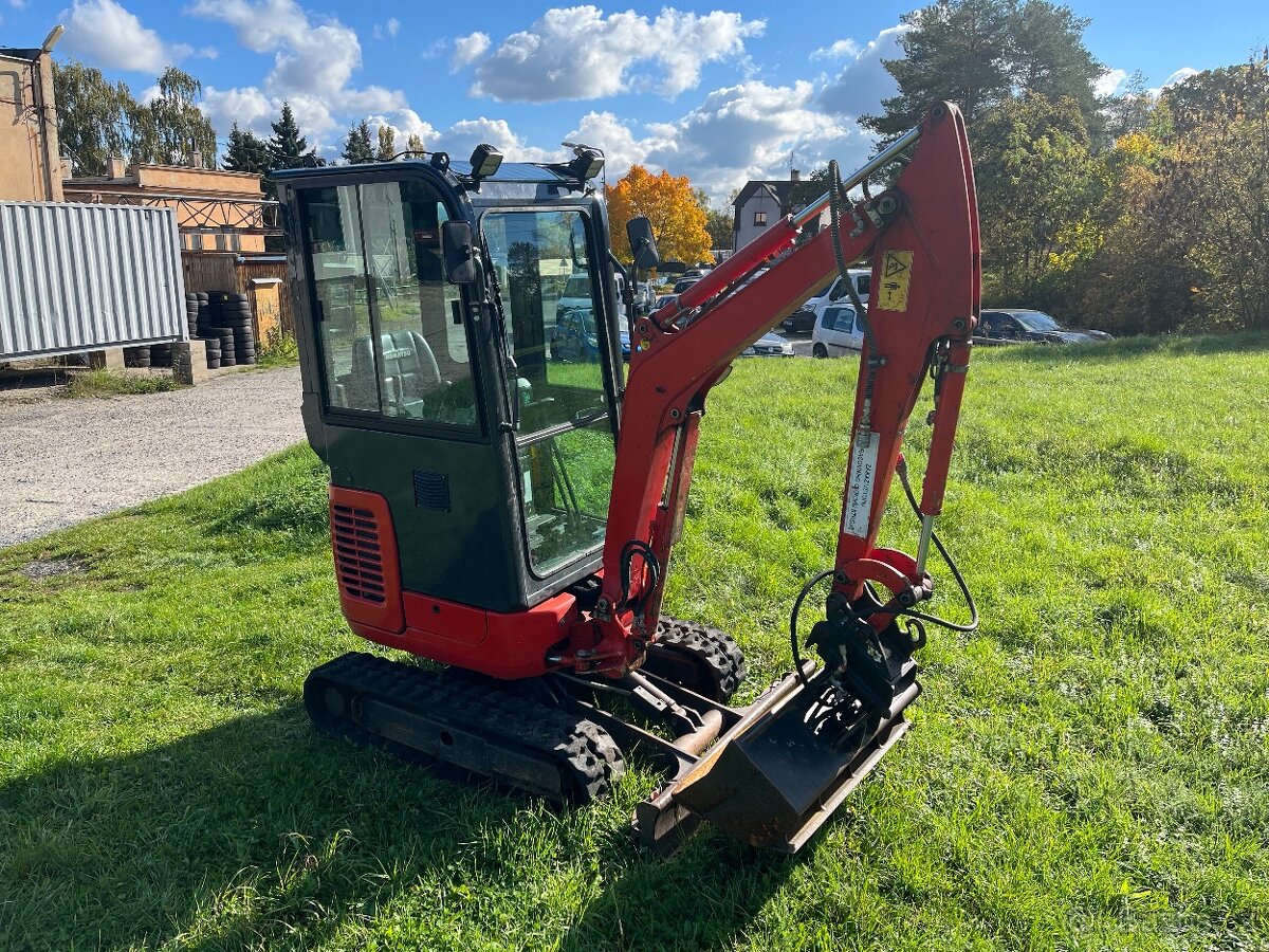 Bagřík KOMATSU PC16R-3HS - 2