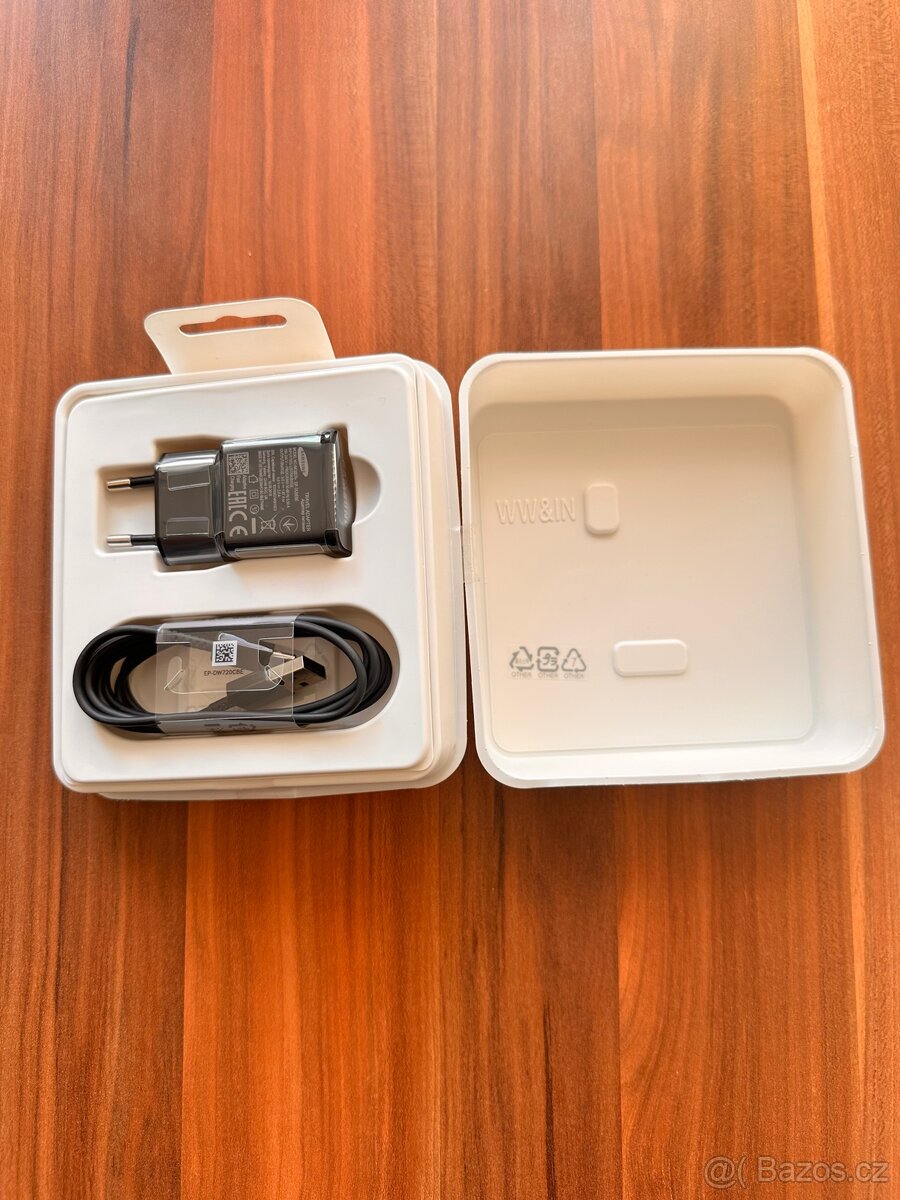 Nabíječka Samsung EP-TA20EW USB-C černá (15W) - 2