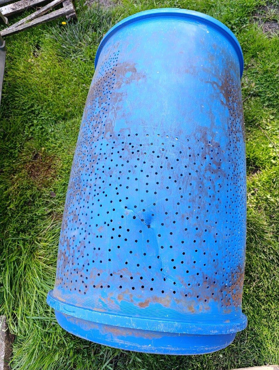 200 l plastový sud děrovaný - 2