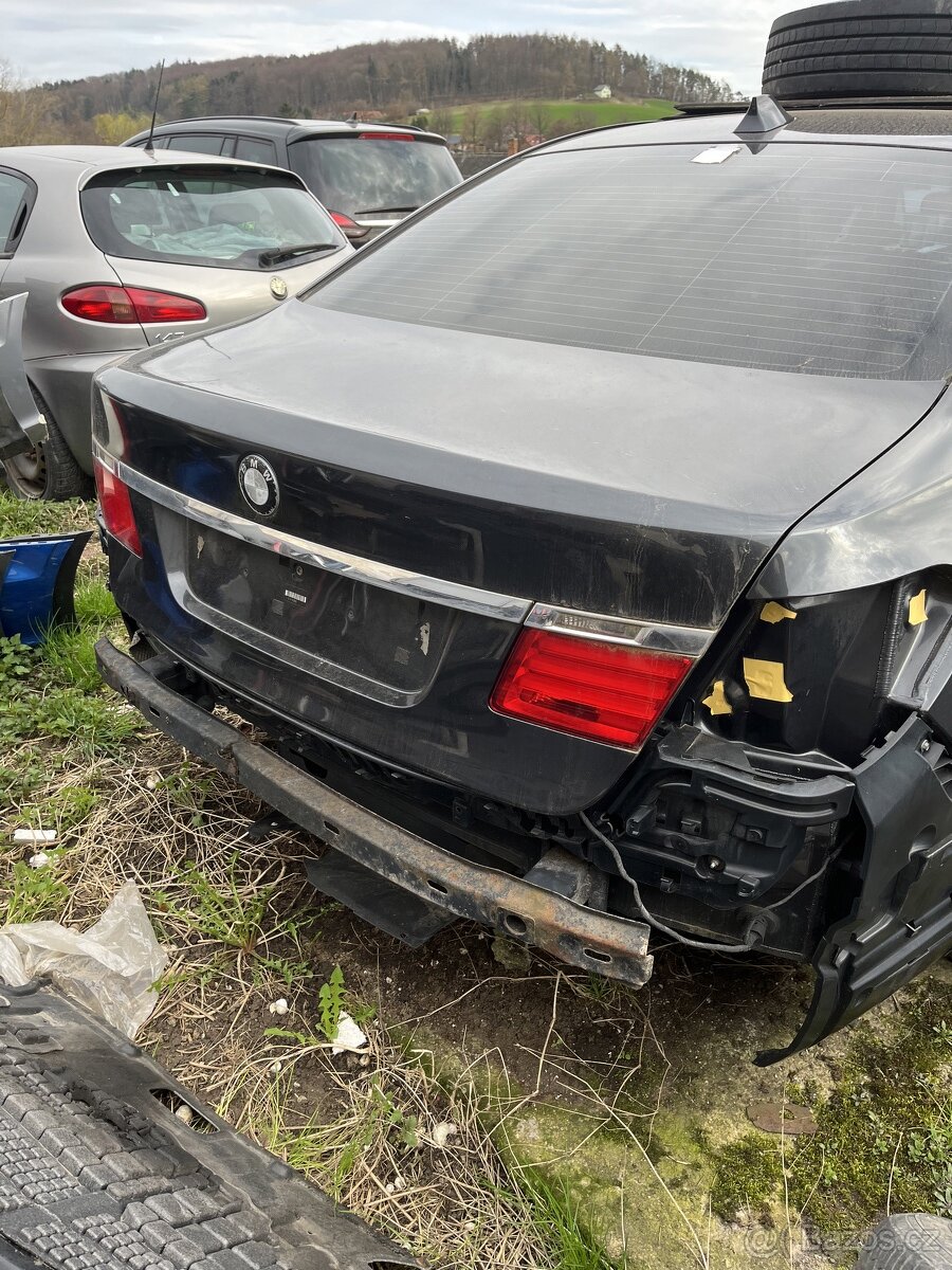 BMW F01 na náhradní díly - 2