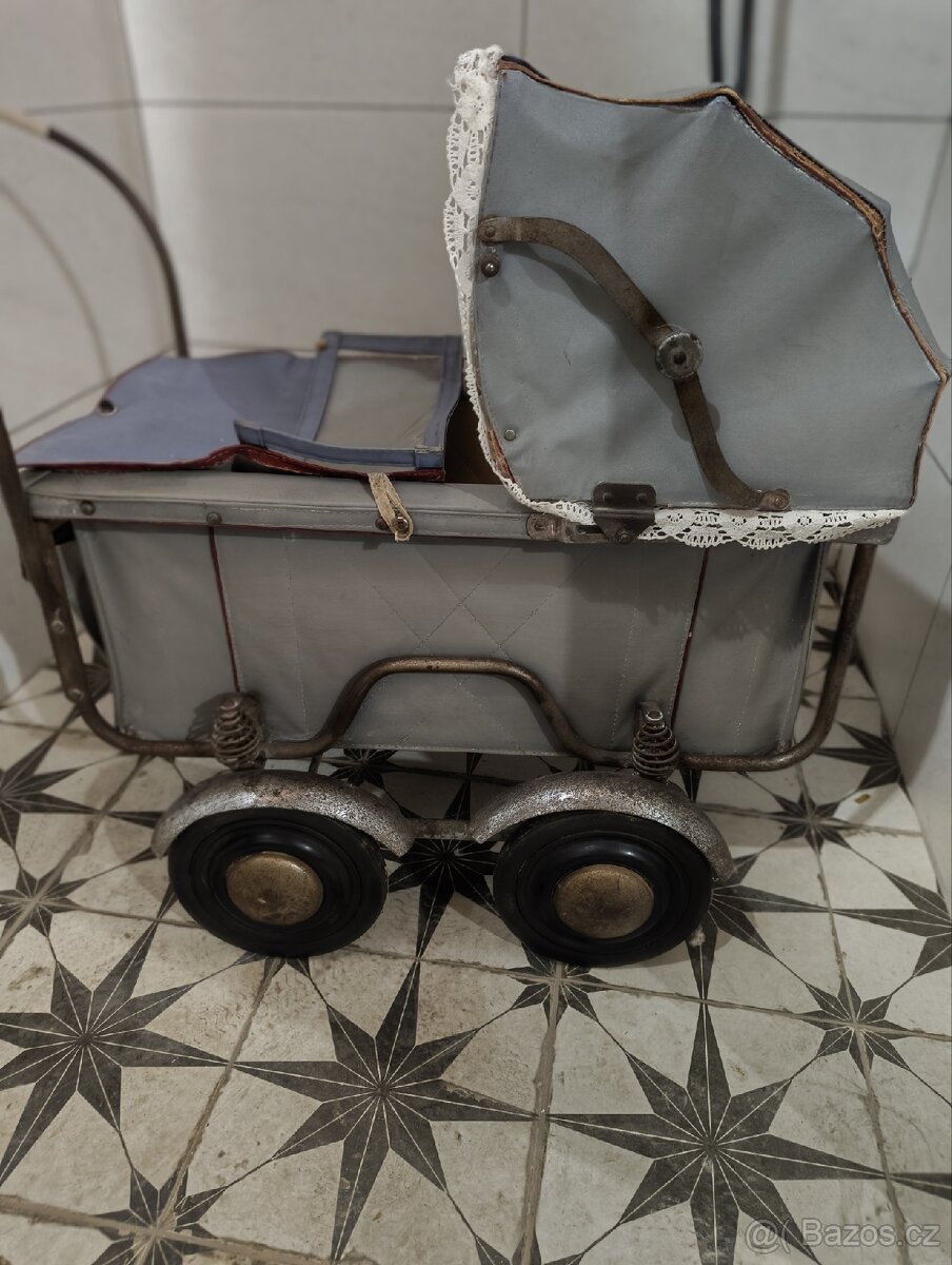 Kočárek pro panenky (rok 1953) - 2