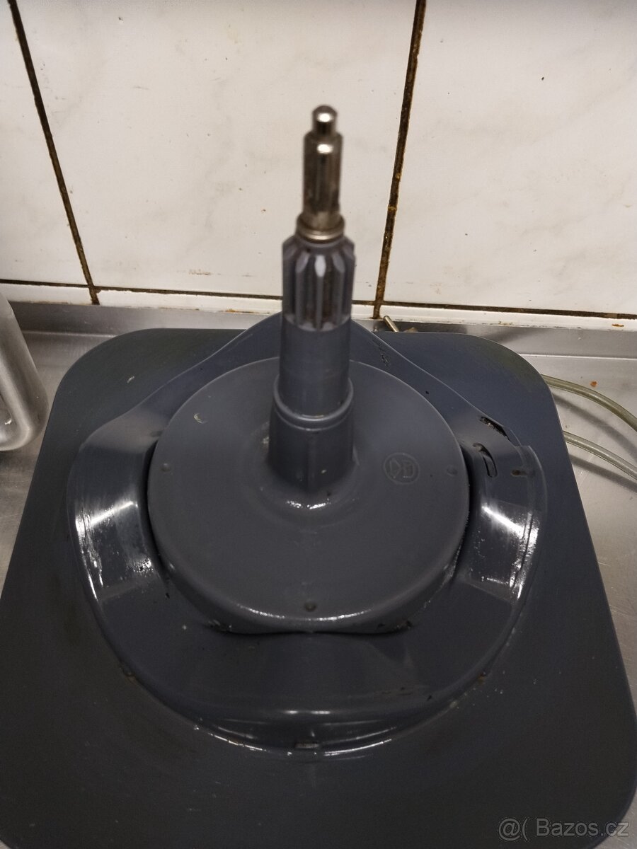 Kuchyňský robot Kenwood - 2