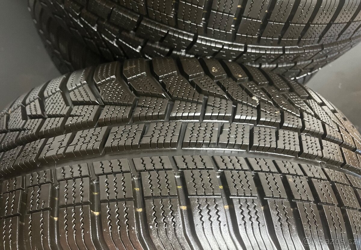 235/50 R19 Hankook Zánovní zimní pneu - 2