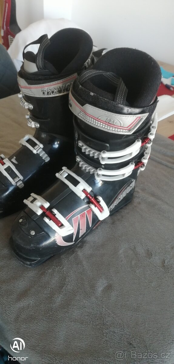 Prodám dětské lyže Head +lyžáky Technica - 2