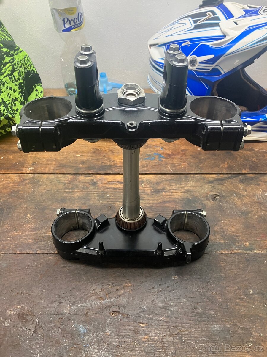 Kawasaki KXF 250 brýle předních vidlic - 2