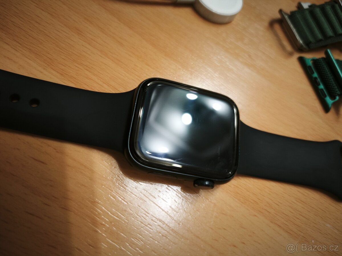 Apple Watch SE (1. gen.) 44 mm GPS - 2
