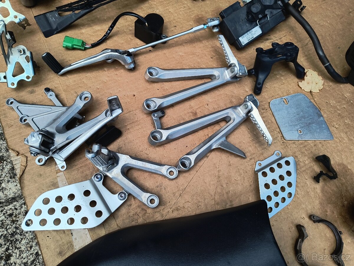 Náhradní díly Cbr 1000rr 2004-05 - 2