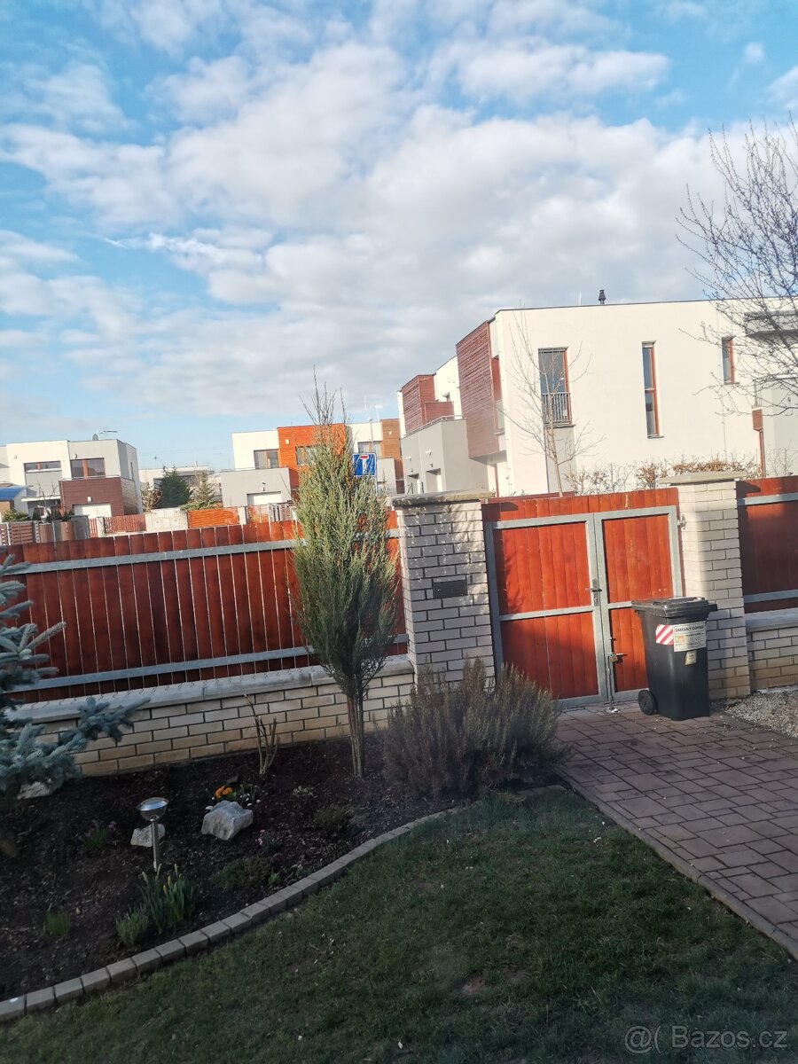 Prodám rodinný dům Praha Pitkovice - 2