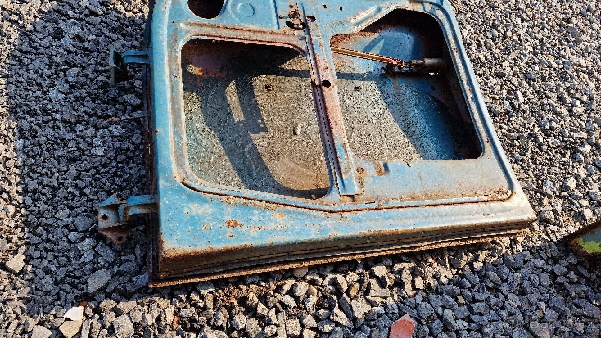 Skoda 1202 dvere - 2