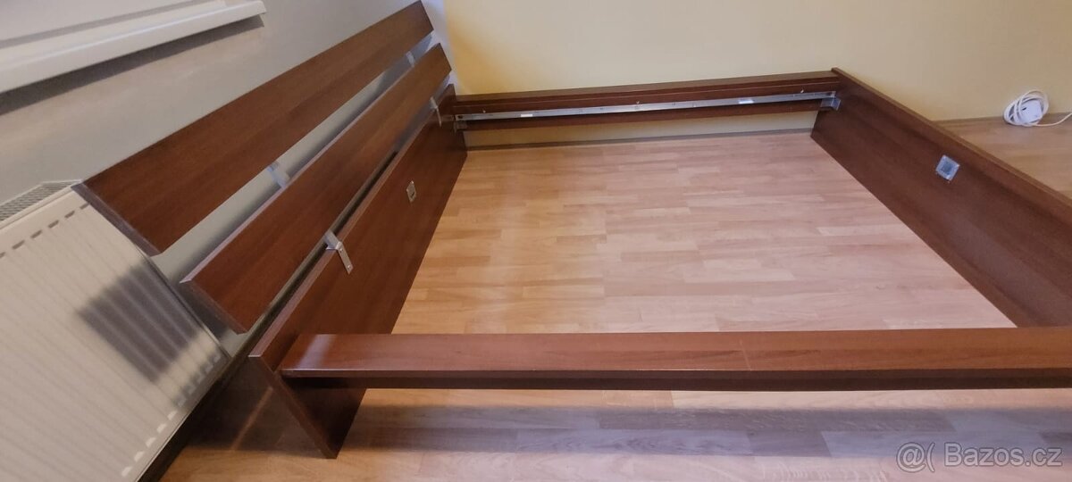 Prodám dvoulůžkový rám postele - 2