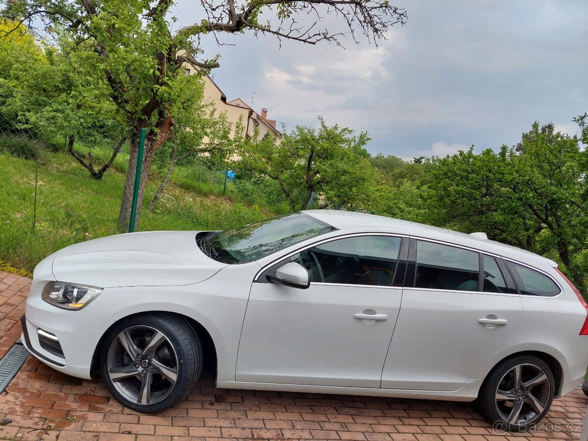 Volvo V60 R - 2