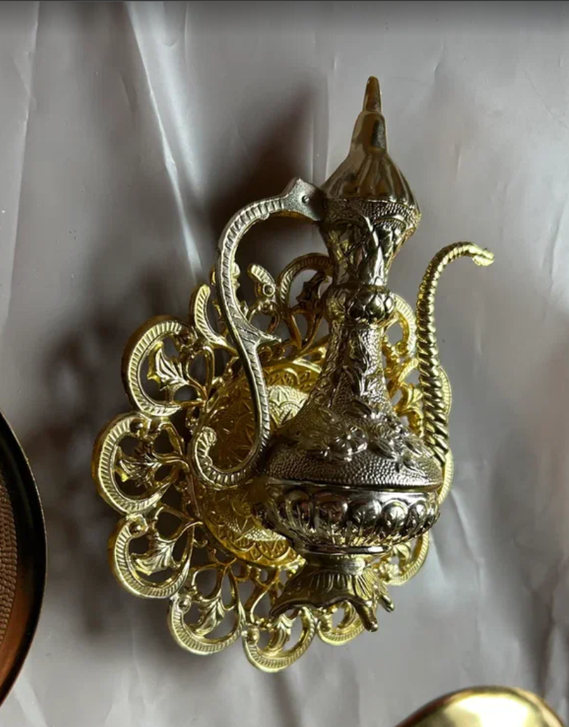 Čajový set – 6 ks, zlatá barva. - 2