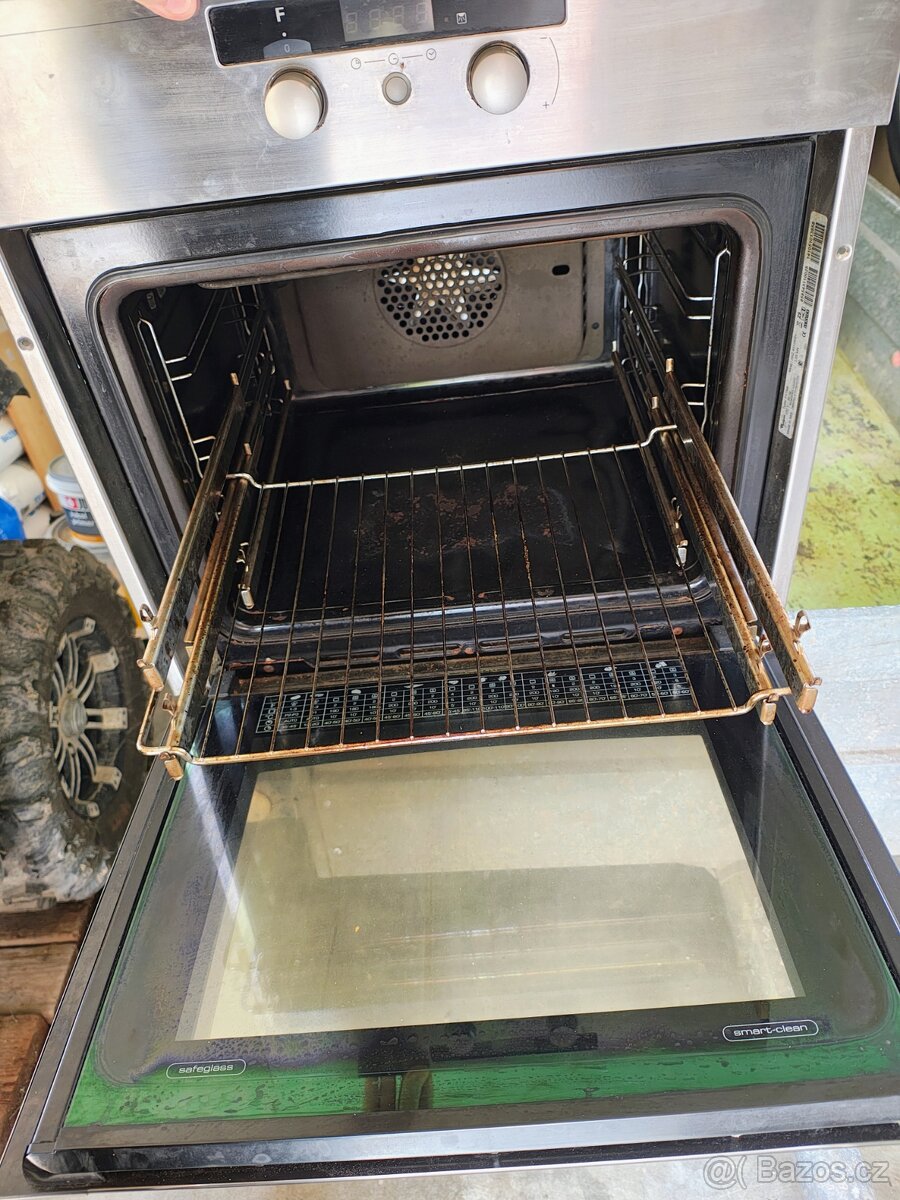 Vestavná trouba Whirlpool FXTM6 - 2