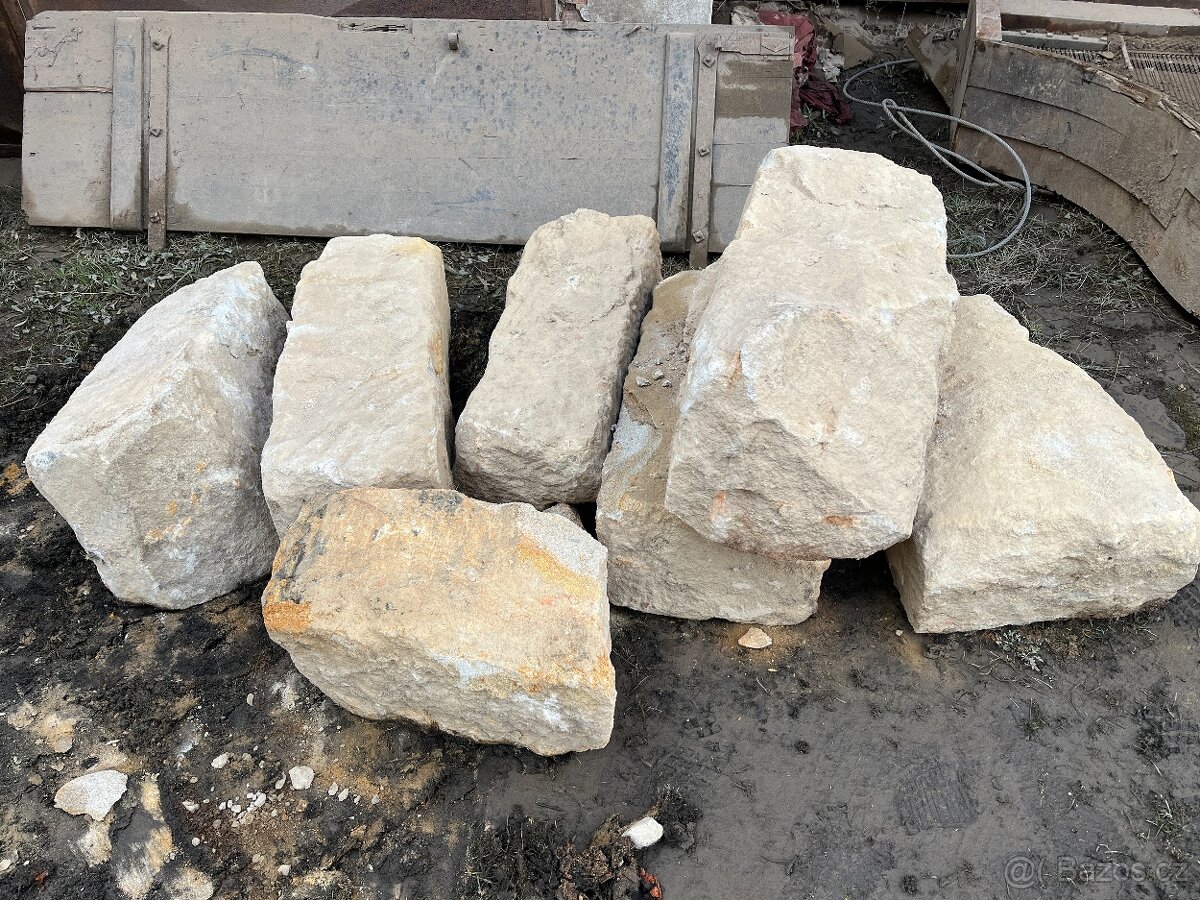 Pěkné pískovcové kameny/hranoly - 2