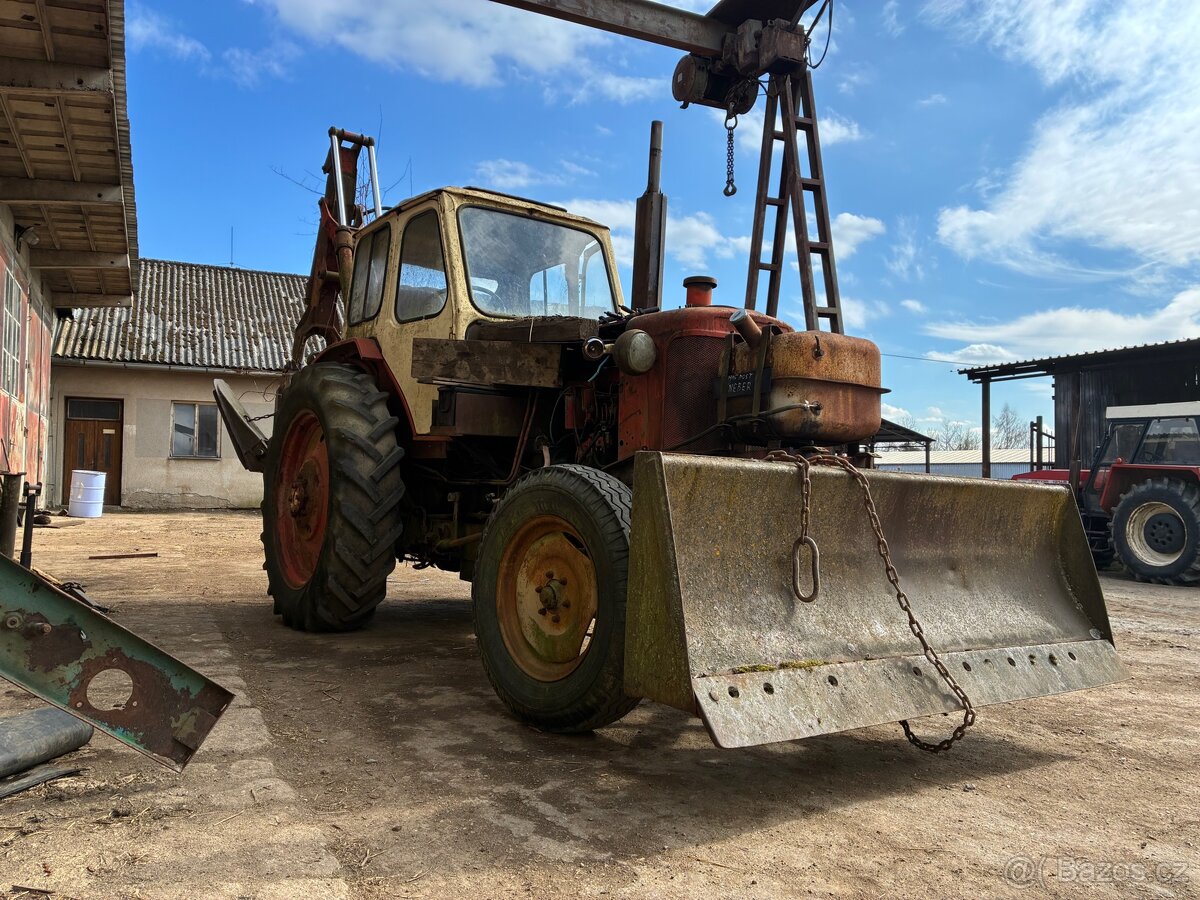 Traktorbagr Belarus - 2