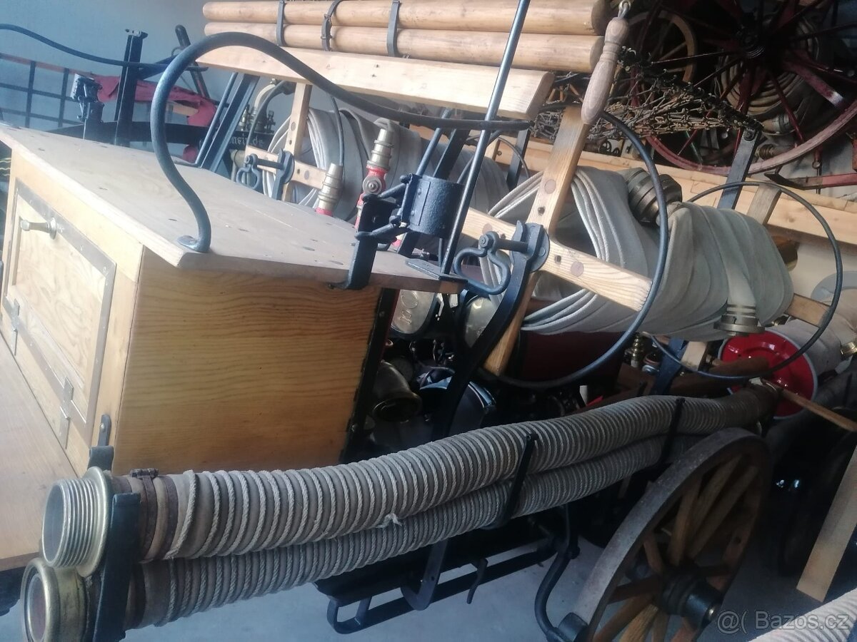 Motorová hasičská stříkačka - 2