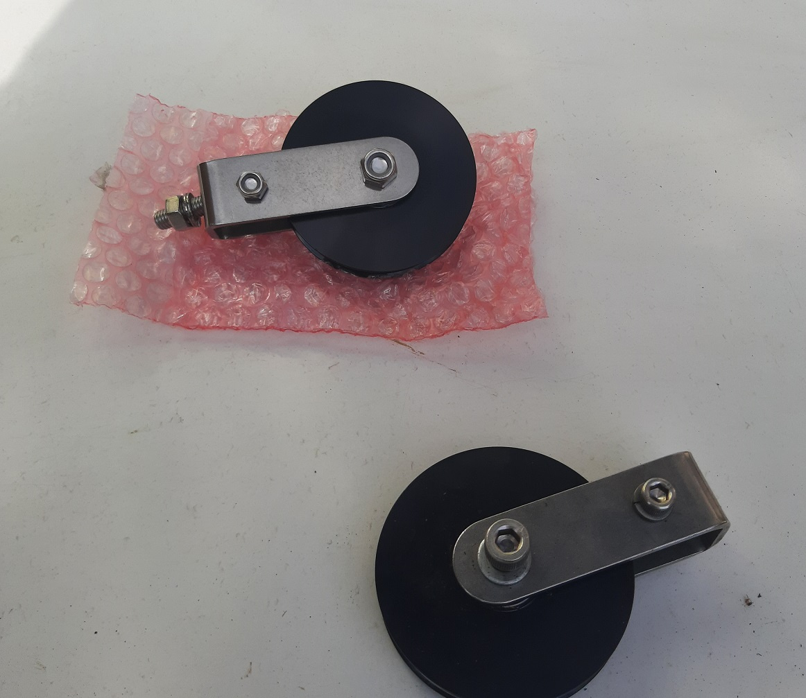 Kladka kovová s úchytem 76 mm - 2