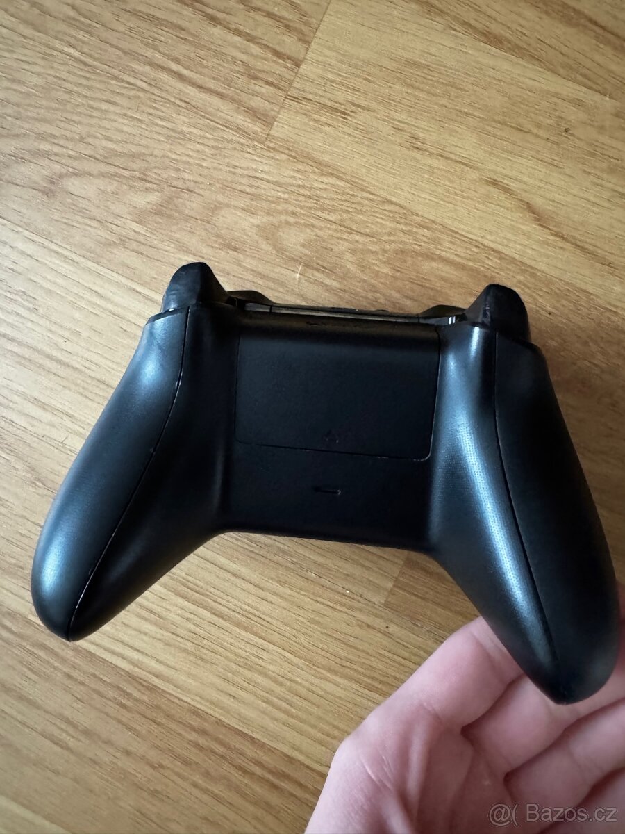 Xbox one s ovladače - 2