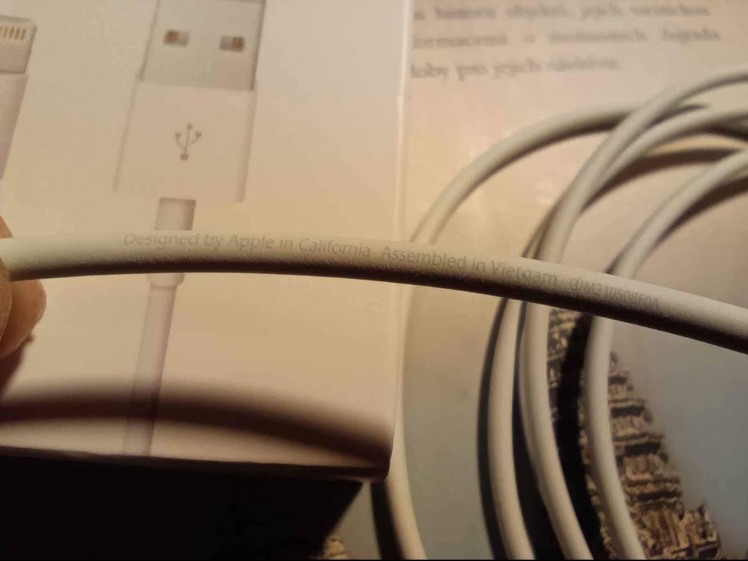 Apple USB/lightning 2 metry originál - 2