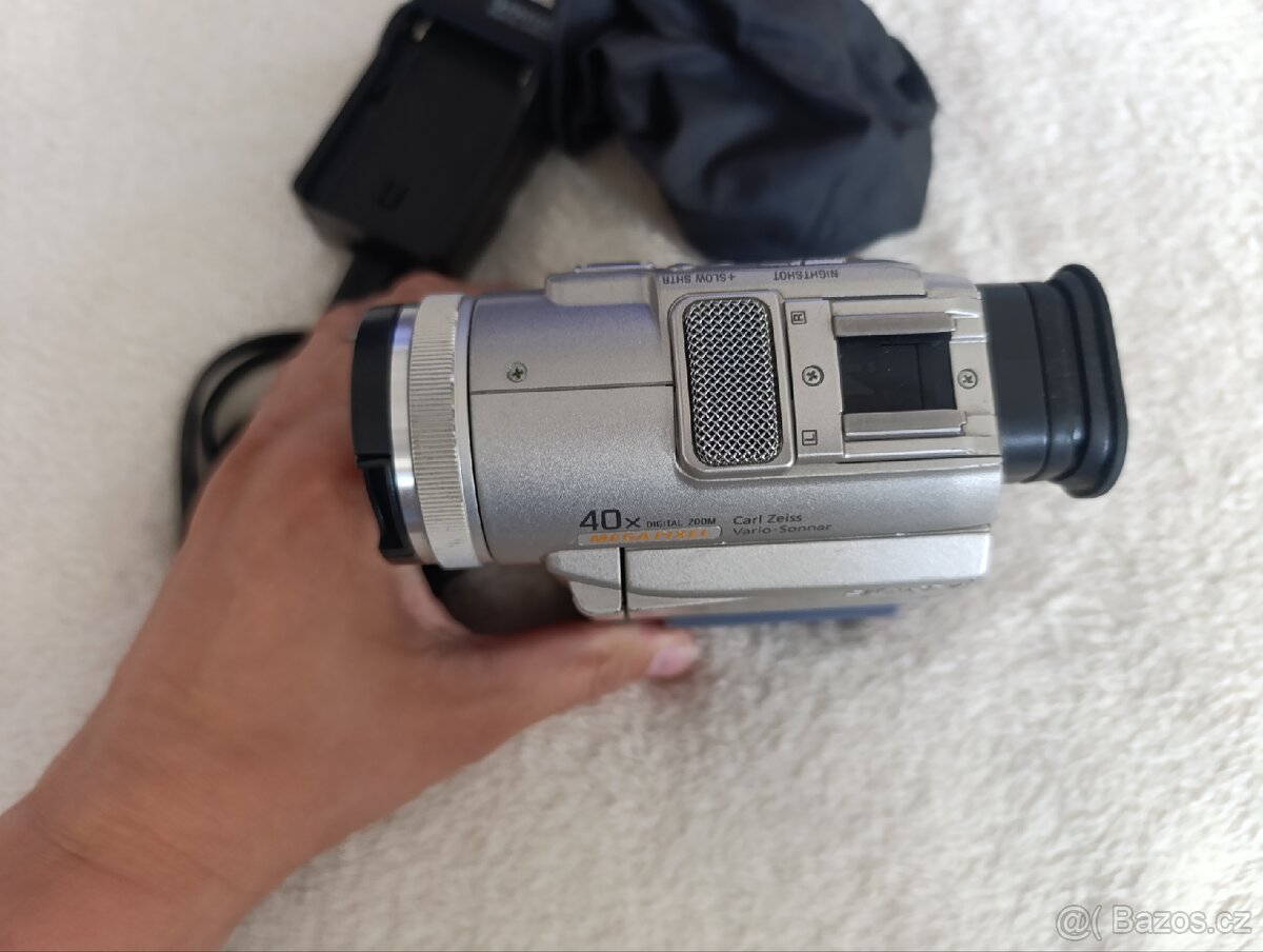Videokamera Sony DCR-PC100 Mini DV - 2
