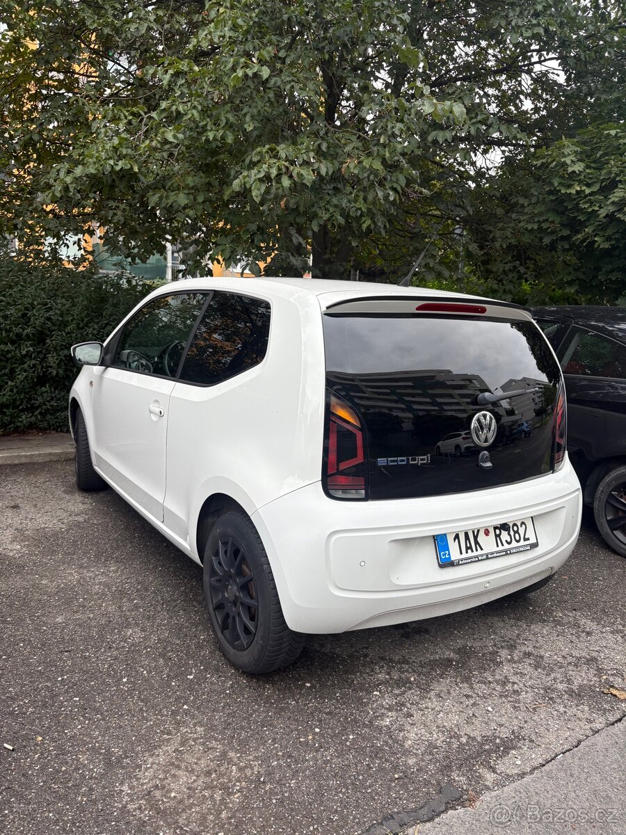Pronajem auta pro rozvoz jídla VW Up CNG - 2