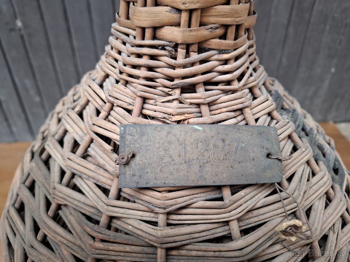 Starý opletený demižón - LIHOVAR MLADÁ BOLESLAV - 2