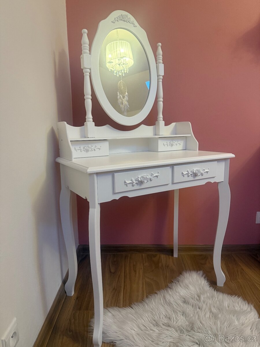 Toaletka kosmetický stolek - 2