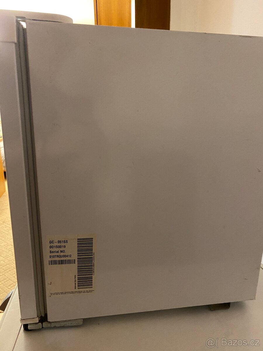 Prodám mini lednici LG GC-051SS – 46 l - 2