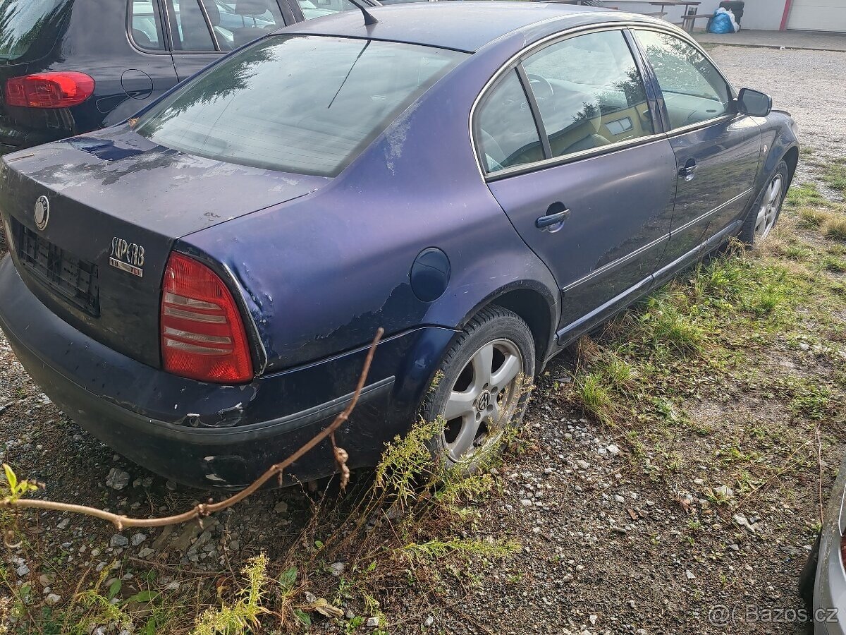 Prodám škoda superb 1.9 tdi 96kw na opravu nebo ND - 2