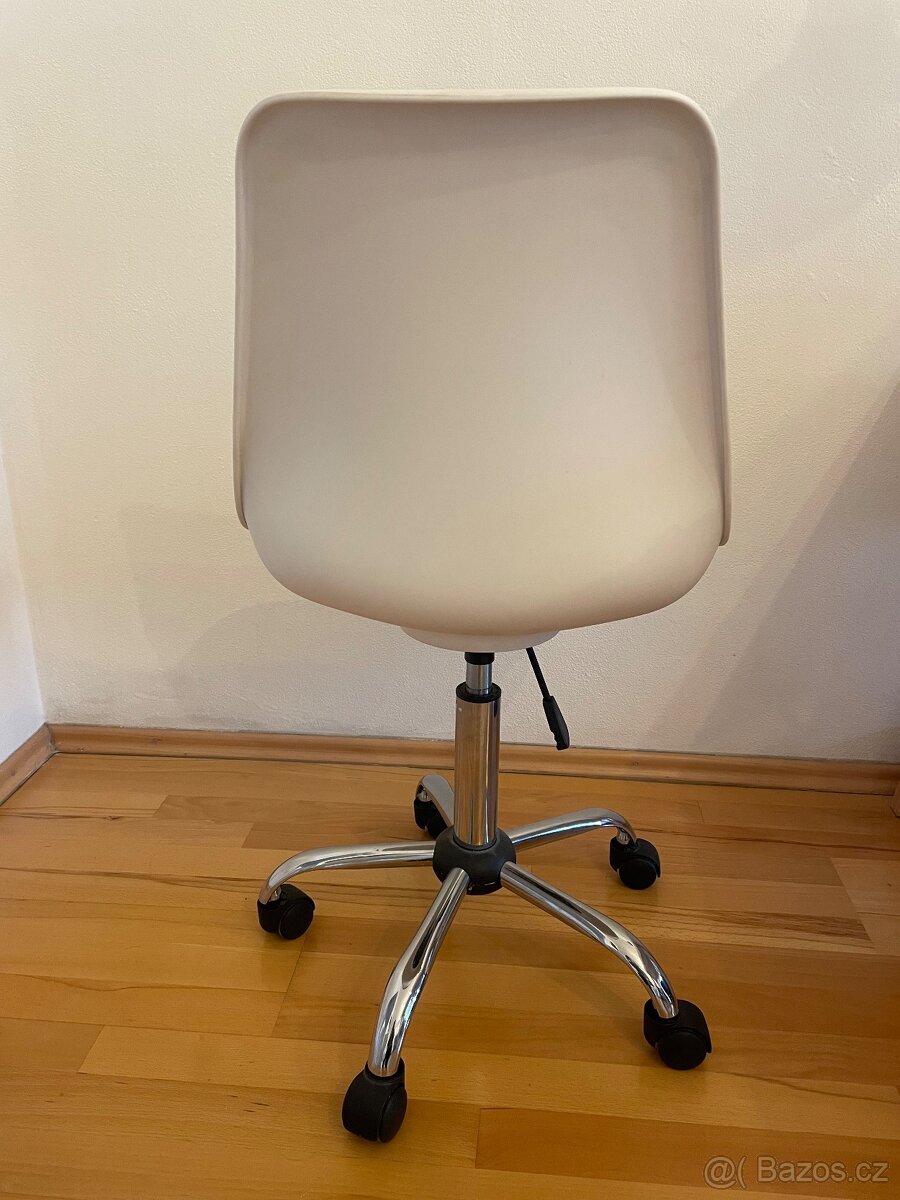 Moderní kancelárska židle - 2