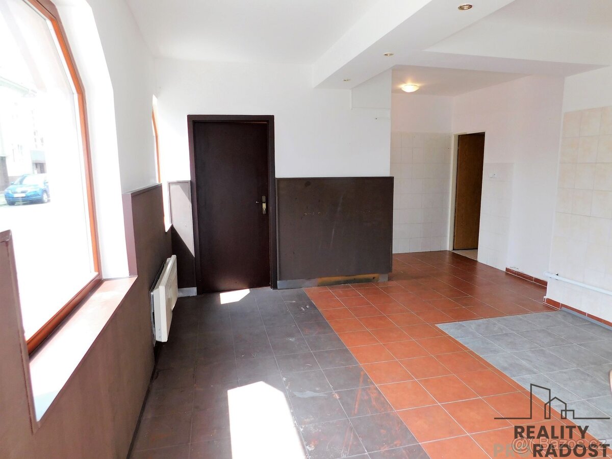 Pronájem obchodního prostoru 30m² v Hodoníně - 2