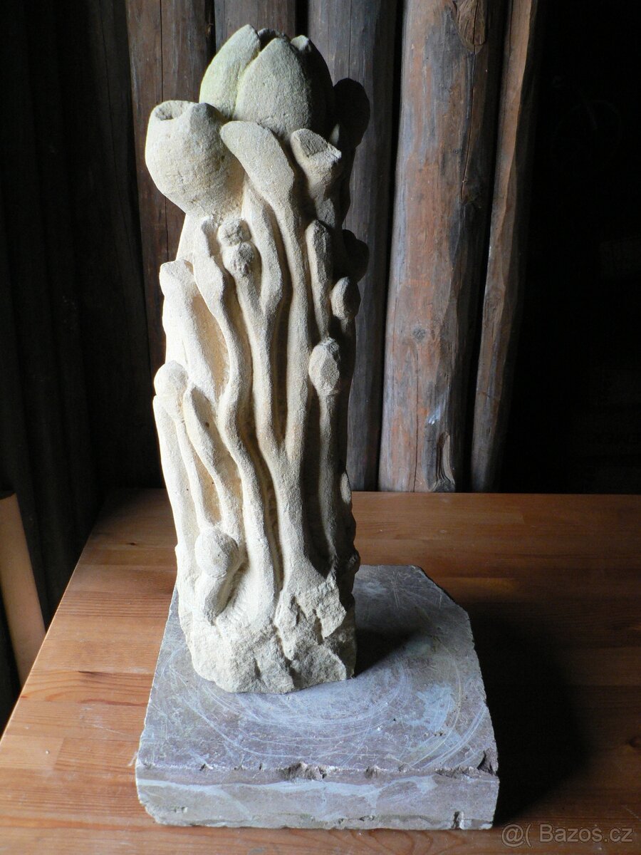 Socha - kamenný květ - 2