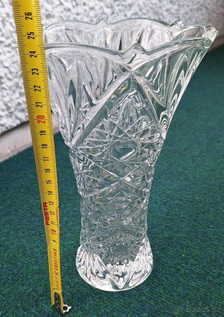 Broušená váza - 2