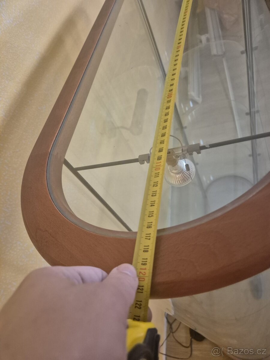 Skleněná vitrína - s osvětlením - 2