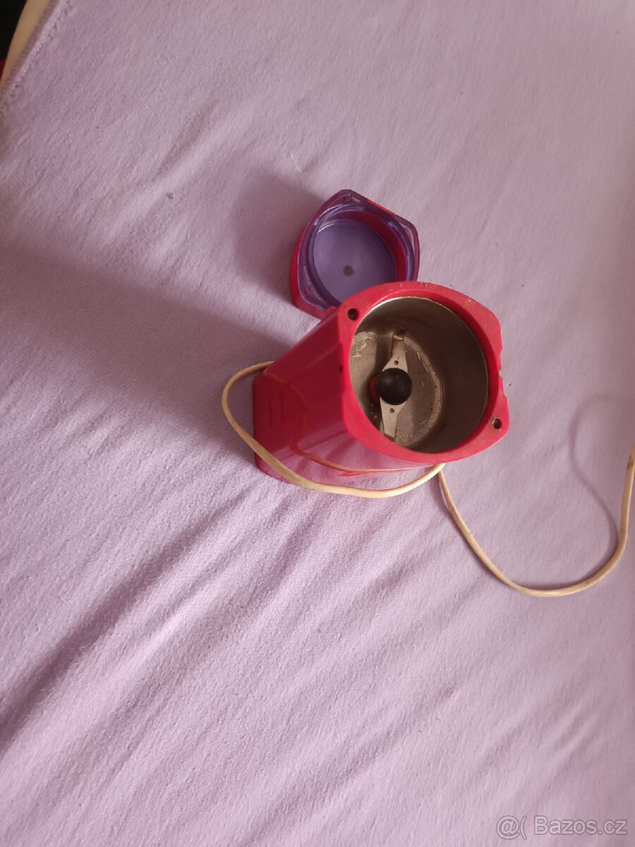 Prodám RETRO mlýnek na kavu - 2