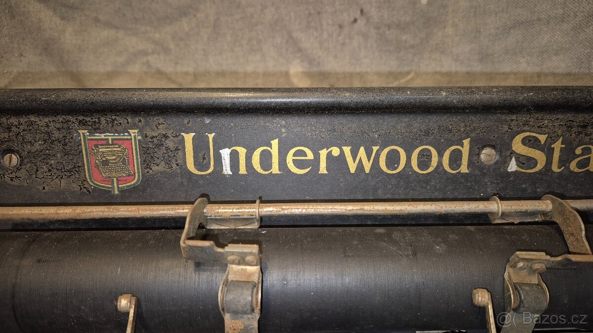 Psací stroj Underwood Standard - 2