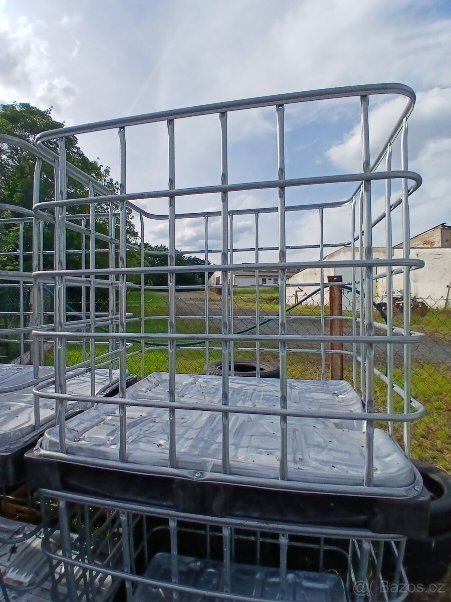 Klece na IBC. 1000 L. - 2