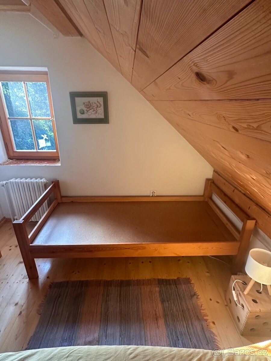 Prodám 4 masivní dřevěné postele - 2